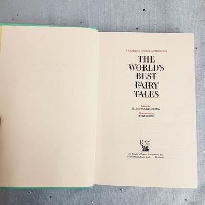 THE WORLDS BEST FAIRY TALE HARDBACK BOOK