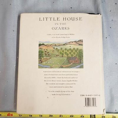 LAURA INGALLS WILDER SOFTBACK & HARDBACK BOOK BUNDLE