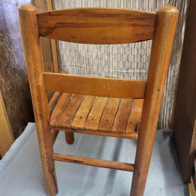 VINTAGE CHILDRENS SOLID WOOD CHAIR