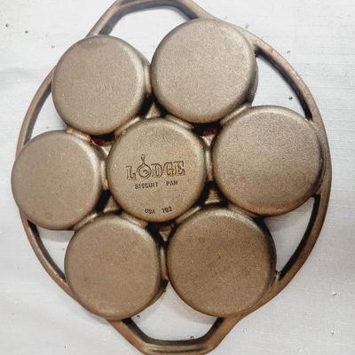 LODGE CAST IRON BISCUIT  PAN