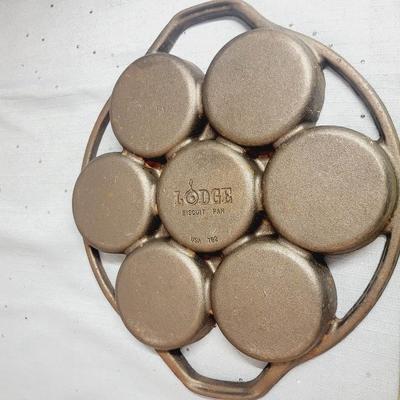 LODGE CAST IRON BISCUIT  PAN
