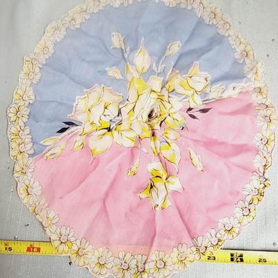 VINTAGE LACE HANDKERCHIEF