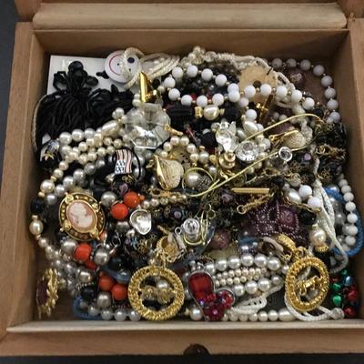 ESTATE JEWELRY LOT