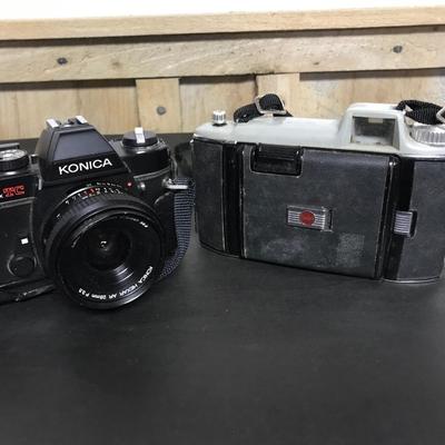 VINTAGE CAMERA LOT