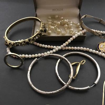 GOLD NECKLACE GROUP