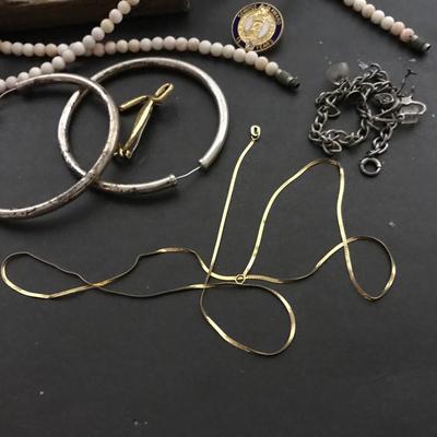 GOLD NECKLACE GROUP