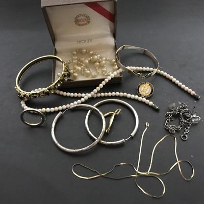 GOLD NECKLACE GROUP