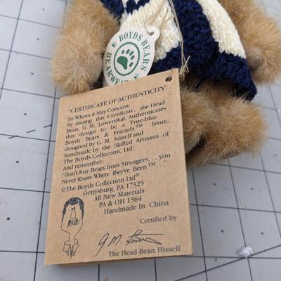 #786 Boydâ€™s Bear Little Bear in Hat
