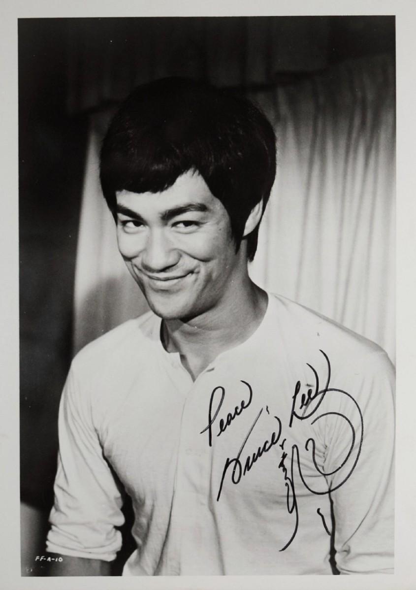 Bruce Lee signed photo | EstateSales.org