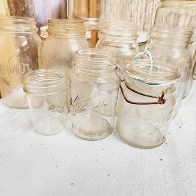 ANTIQUE & VINTAGE GLASS JAR BUNDLE