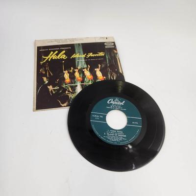 VINTAGE HULA ISLAND FAVORITES 45 RECORD