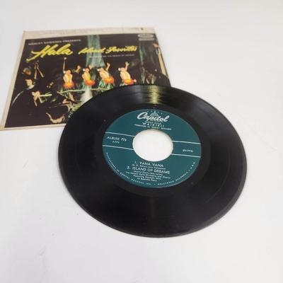 VINTAGE HULA ISLAND FAVORITES 45 RECORD