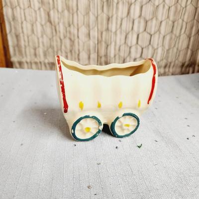 VINTAGE CERAMIC COVERED WAGON / DECOR POT