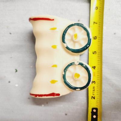 VINTAGE CERAMIC COVERED WAGON / DECOR POT