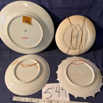 Vintage Wall Hanging Plates