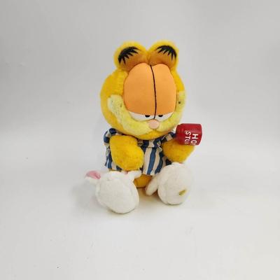 PAWS LOUNGING GARFIELD - WORKS - TALKS