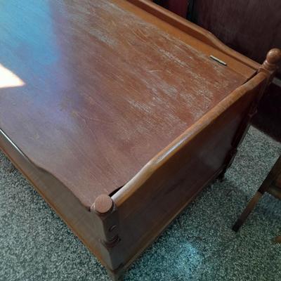 Vintage chest Blanket chest / toy box storage chest