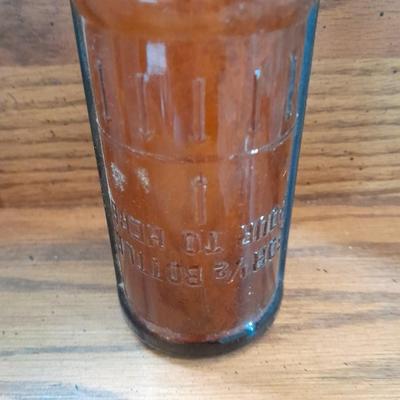 Eight Old glass bottles Squeeze drink, Canada Dry and more