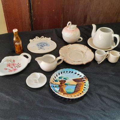 Assortment of old chinaware mismatched pieces