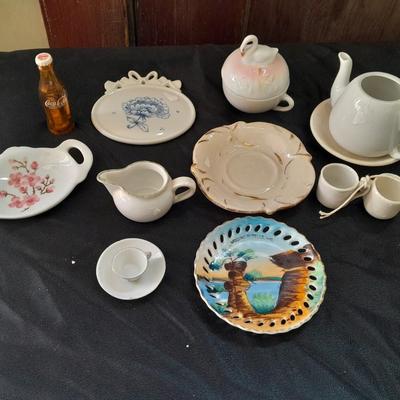Assortment of old chinaware mismatched pieces