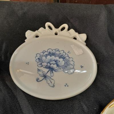 Assortment of old chinaware mismatched pieces