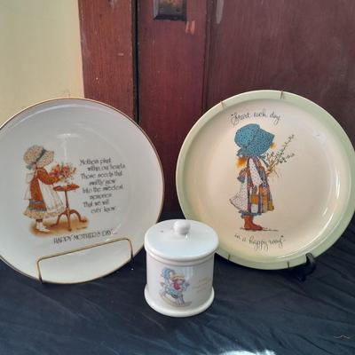 Holly Hobbie Collector's Edition decorative plates, and small Holly Hobbie canister