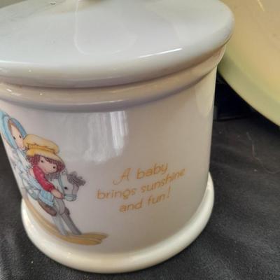 Holly Hobbie Collector's Edition decorative plates, and small Holly Hobbie canister