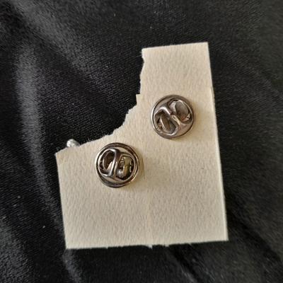 Costume Brooches and pins Jewelry