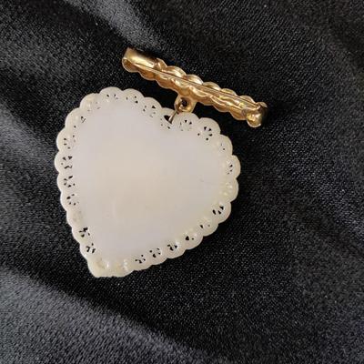 Costume Brooches and pins Jewelry
