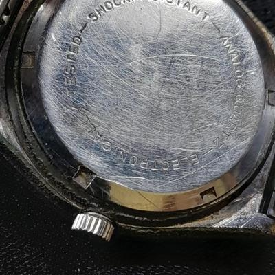 Vintage silver tone CG men's watch and Advance Quartz watch with date window