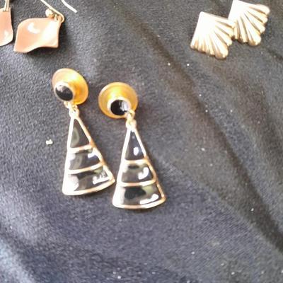 Jewlery box with post back earring collection