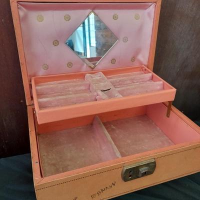 Jewlery box with post back earring collection