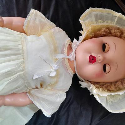 Vintage eat and wet baby doll