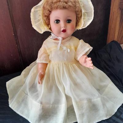 Vintage eat and wet baby doll