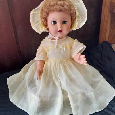 Vintage eat and wet baby doll