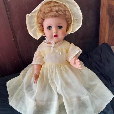 Vintage eat and wet baby doll