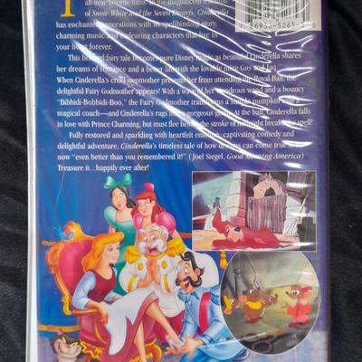 Collectable Bikin Express Disney Cinderella and Prince dolls and VHS tape