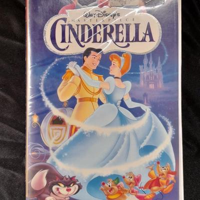 Collectable Bikin Express Disney Cinderella and Prince dolls and VHS tape