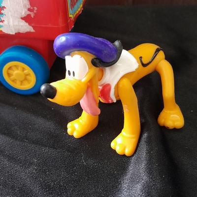 Vintage Z toys Mickey Mouse's Animated Toy Corn Popper with two Disney Figures