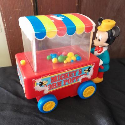 Vintage Z toys Mickey Mouse's Animated Toy Corn Popper with two Disney Figures
