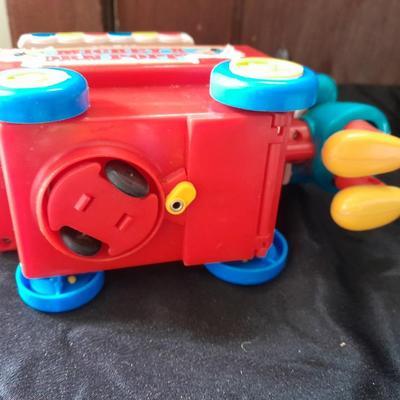 Vintage Z toys Mickey Mouse's Animated Toy Corn Popper with two Disney Figures