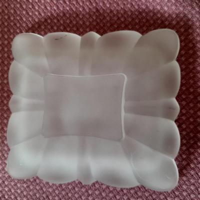 Tiara lidded frosted glass Smoke dish / case with matching ashtrays