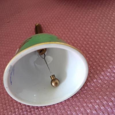 Household decorations, John Maddock China, France bell, Crock, and Sel-u-tone Pinocle cards