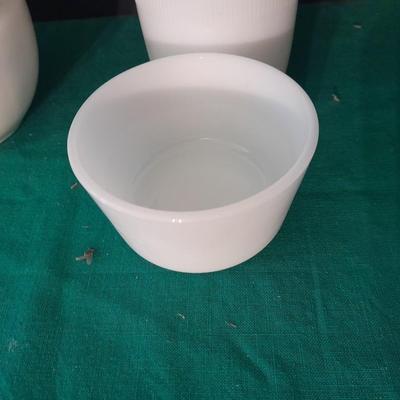 Collection of white glass / milk glass items