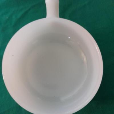 Collection of white glass / milk glass items