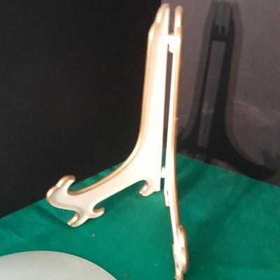 Avon collectables perfume bottles, cologne and plate