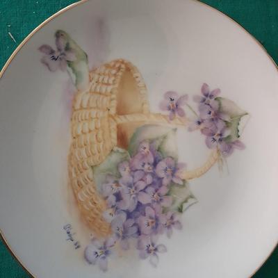 Avon collectables perfume bottles, cologne and plate