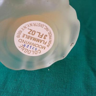 Avon collectables perfume bottles, cologne and plate