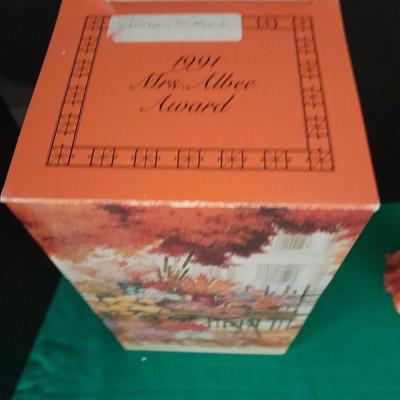 Avon 1991 Mrs. Albee Award Figure and Tin