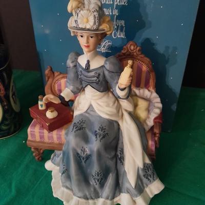 Avon 1992 Mrs. Albee Award Figure, decorative tin and Stationary